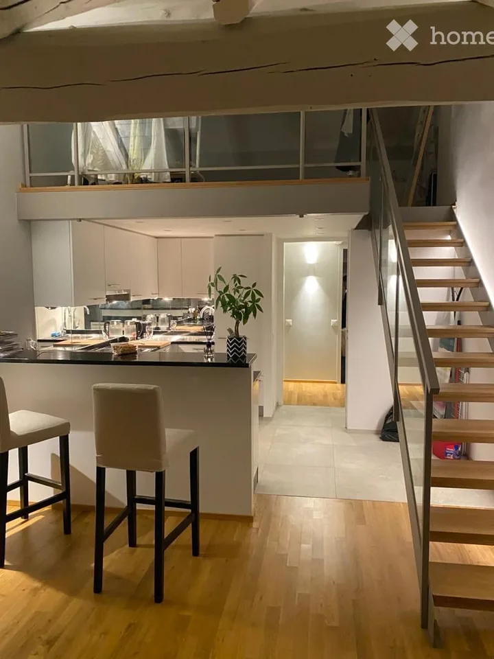 Stunning 4-Zimmer-Wohnung mit Galerie - nahe Altstadt