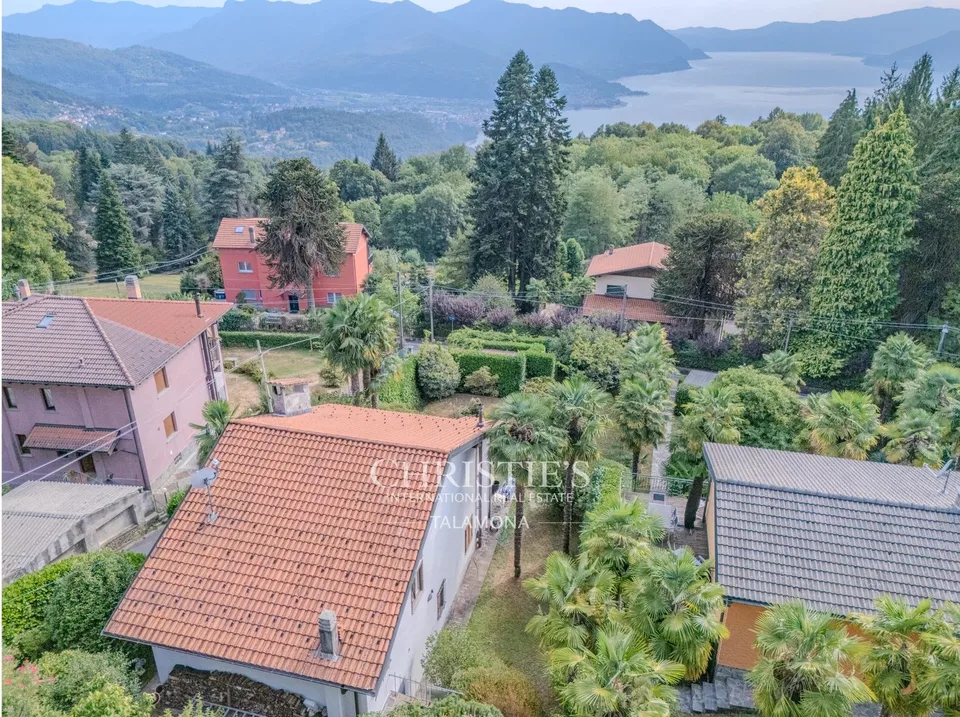 VILLA MIT SEEBLICK UND GROSSEM GARTEN – Foto 4 von 13