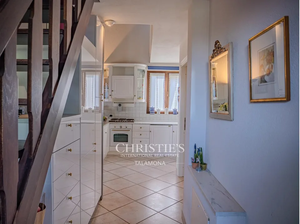 VILLA MIT SEEBLICK UND GROSSEM GARTEN – Foto 7 von 13