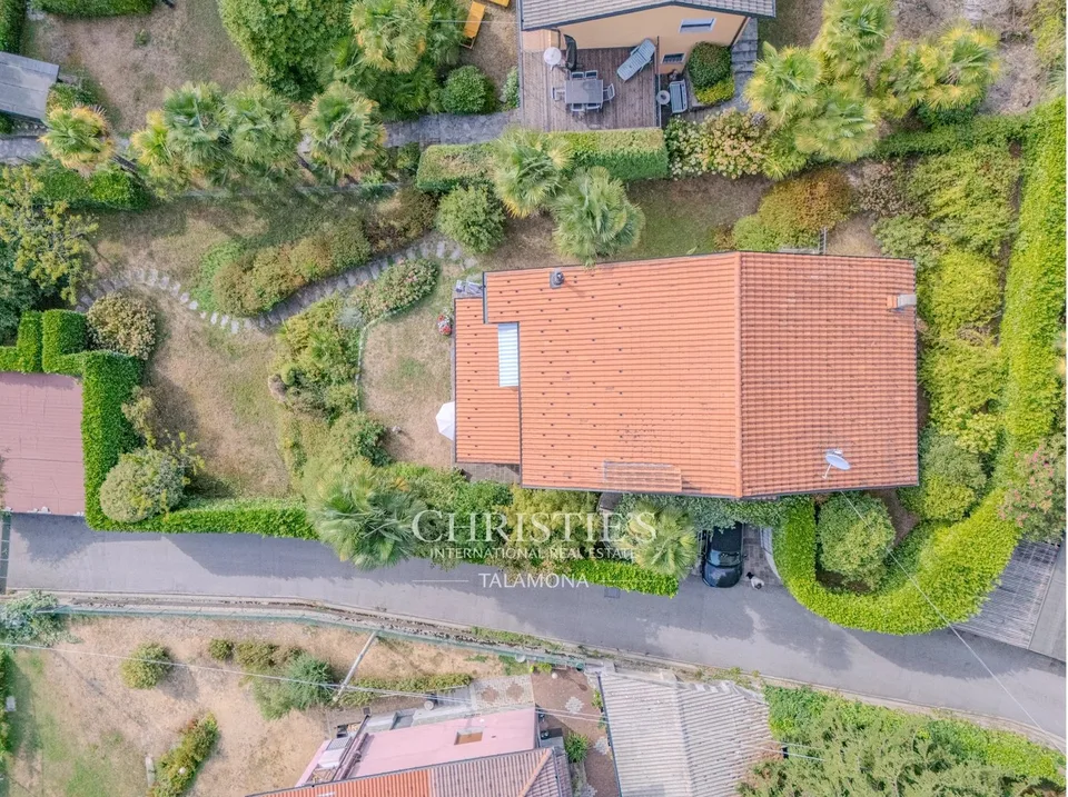 VILLA MIT SEEBLICK UND GROSSEM GARTEN – Foto 5 von 13
