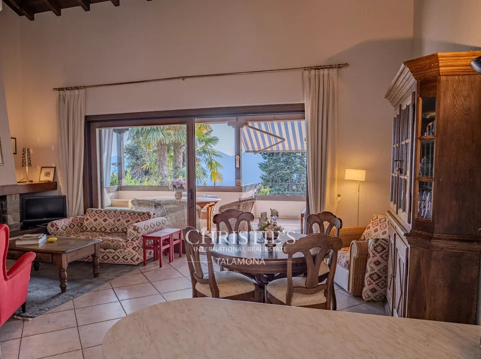 VILLA MIT SEEBLICK UND GROSSEM GARTEN – Foto 11 von 13