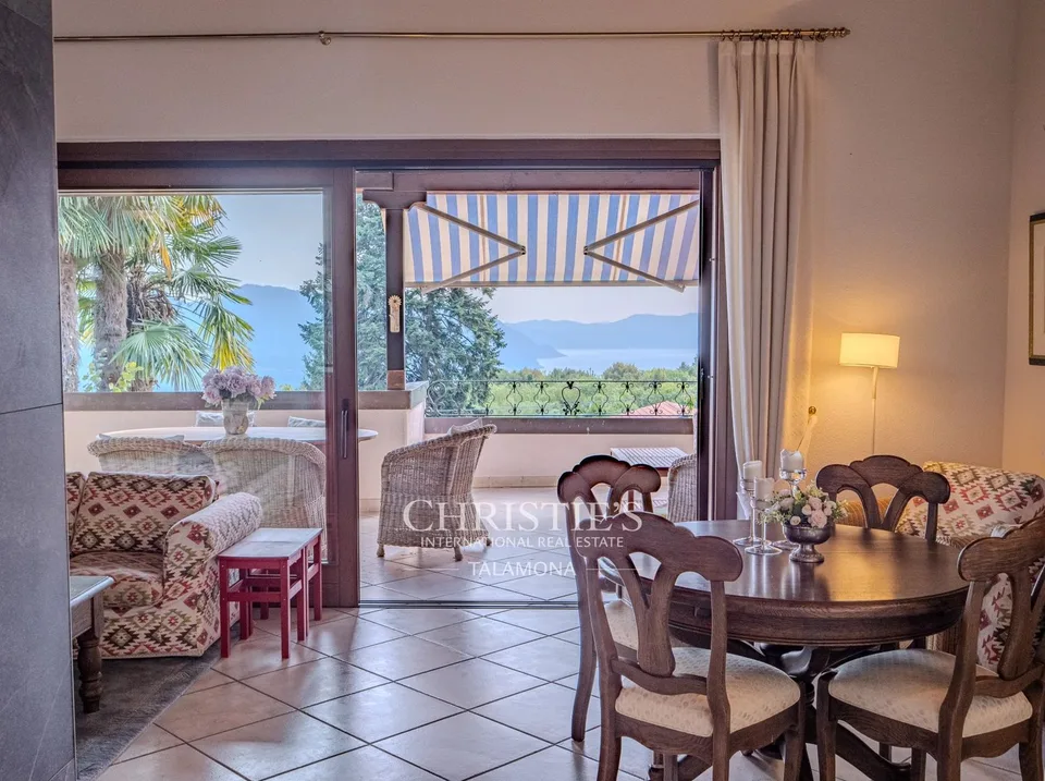 VILLA MIT SEEBLICK UND GROSSEM GARTEN – Foto 12 von 13