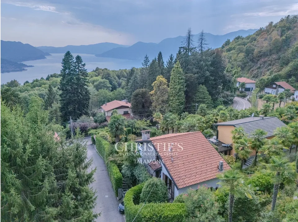 VILLA MIT SEEBLICK UND GROSSEM GARTEN – Foto 3 von 13