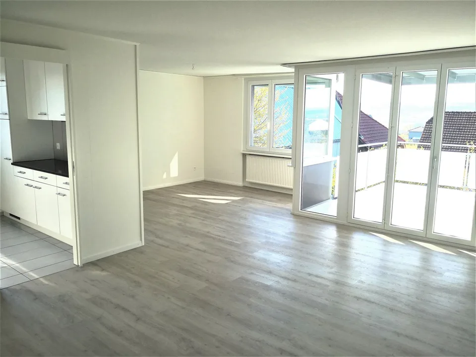 schöne 3.5 Zi. Wohnung mit grosser Terrasse
