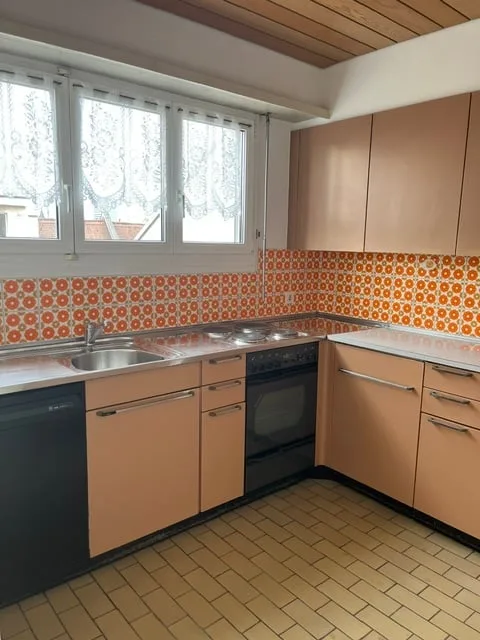 Appartement maisonnette de 6 pièces lumineux sur Hardstrasse à Bâle avec accès par ascenseur
