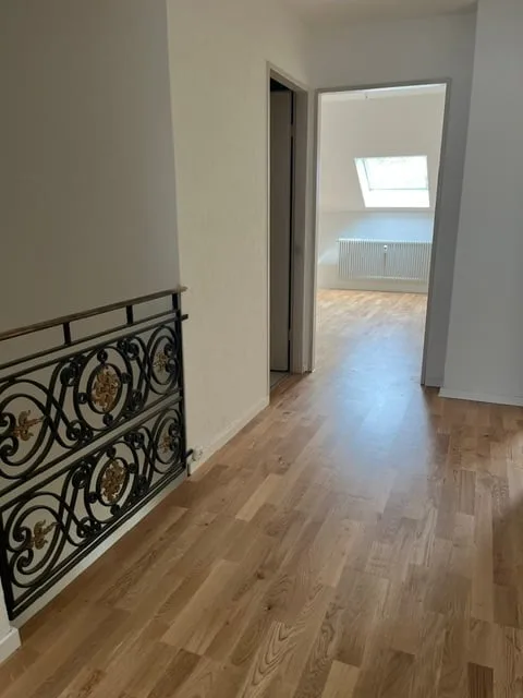 Appartement maisonnette de 6 pièces lumineux sur Hardstrasse à Bâle avec accès par ascenseur