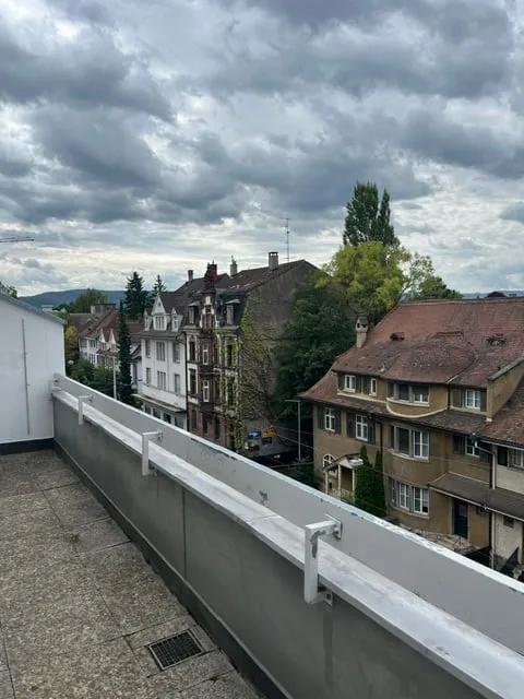 Helle 6-Zimmer-Maisonette-Wohnung an der Hardstrasse in Basel mit Liftzugang