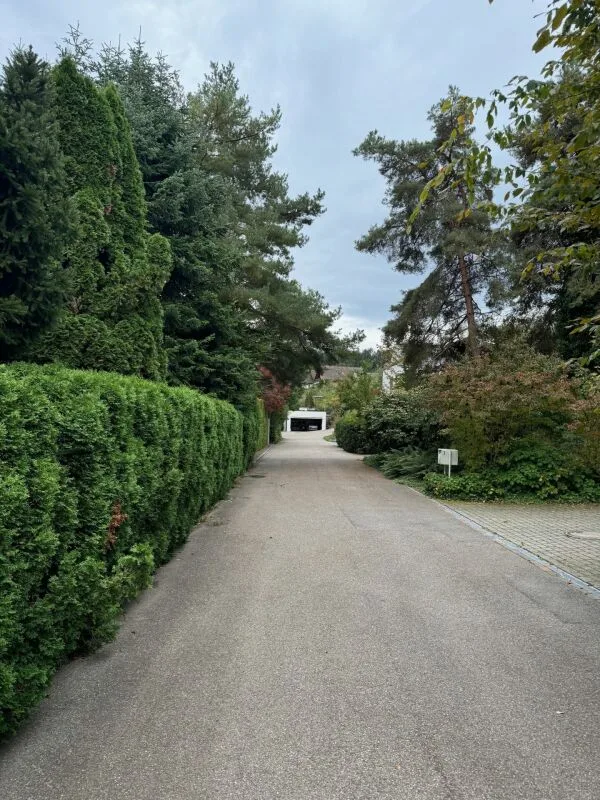 Terrain avec 1'442m2 et maison unifamiliale existante de 1980
