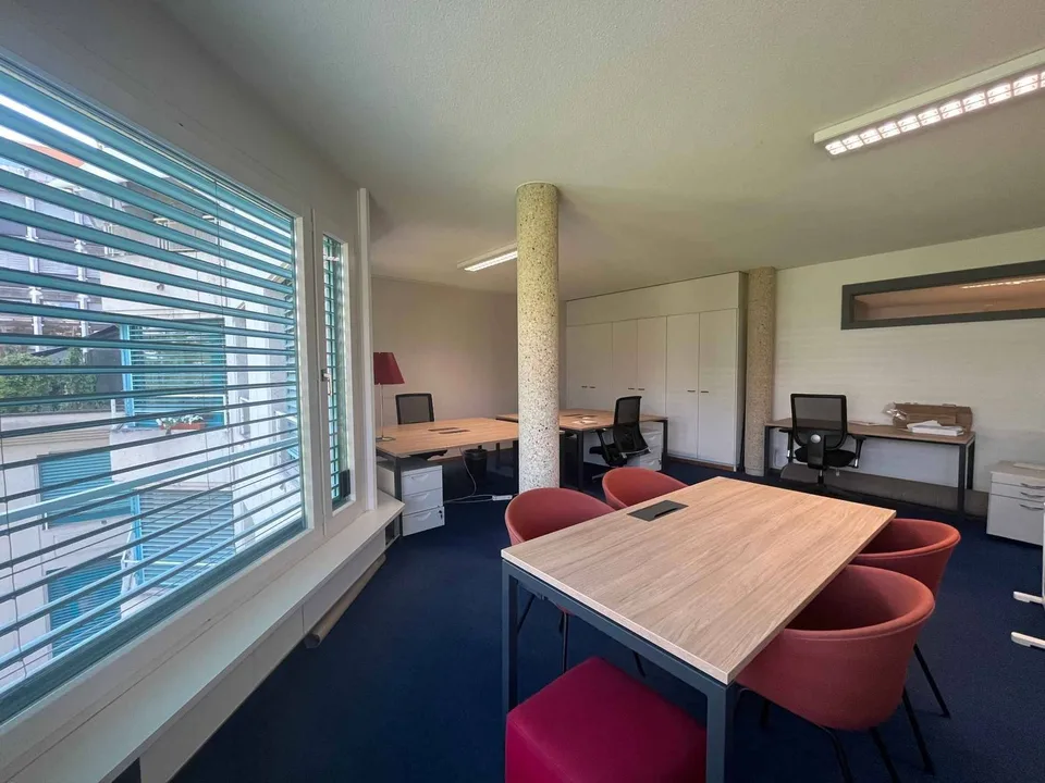 Bureaux administratifs meublés de 118 m²  Carouge