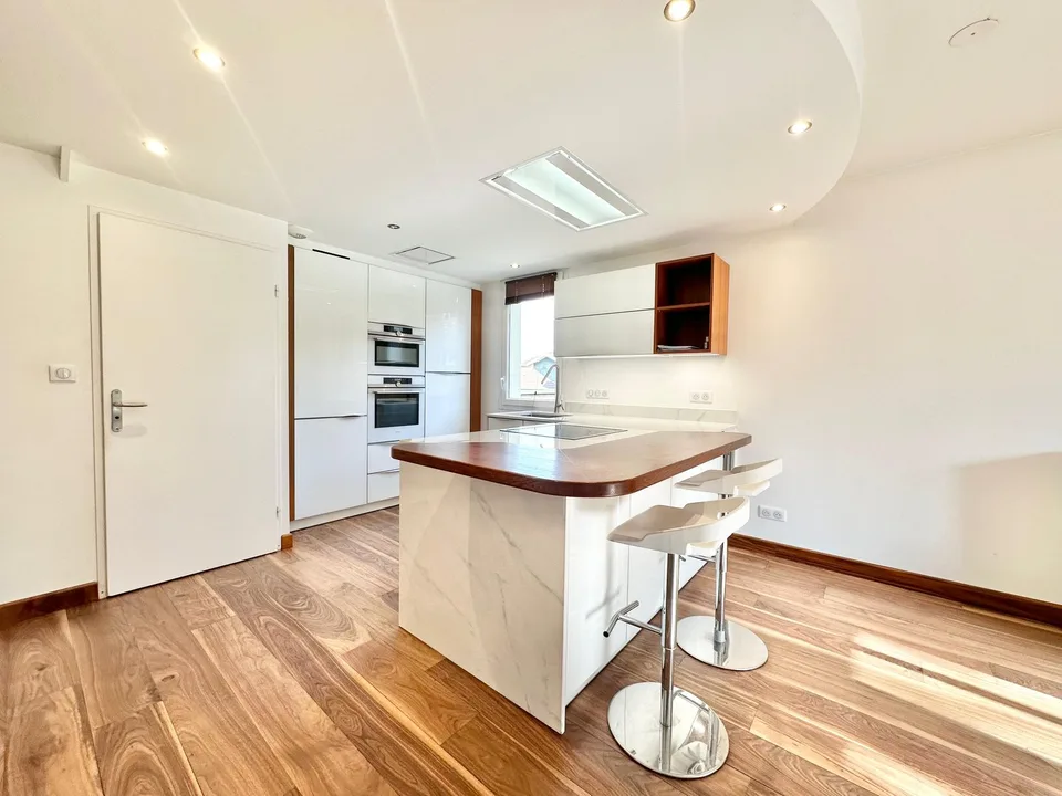 Drei-Zimmer-Duplex mit Terrasse, Garten und Garage in Sillingy !!