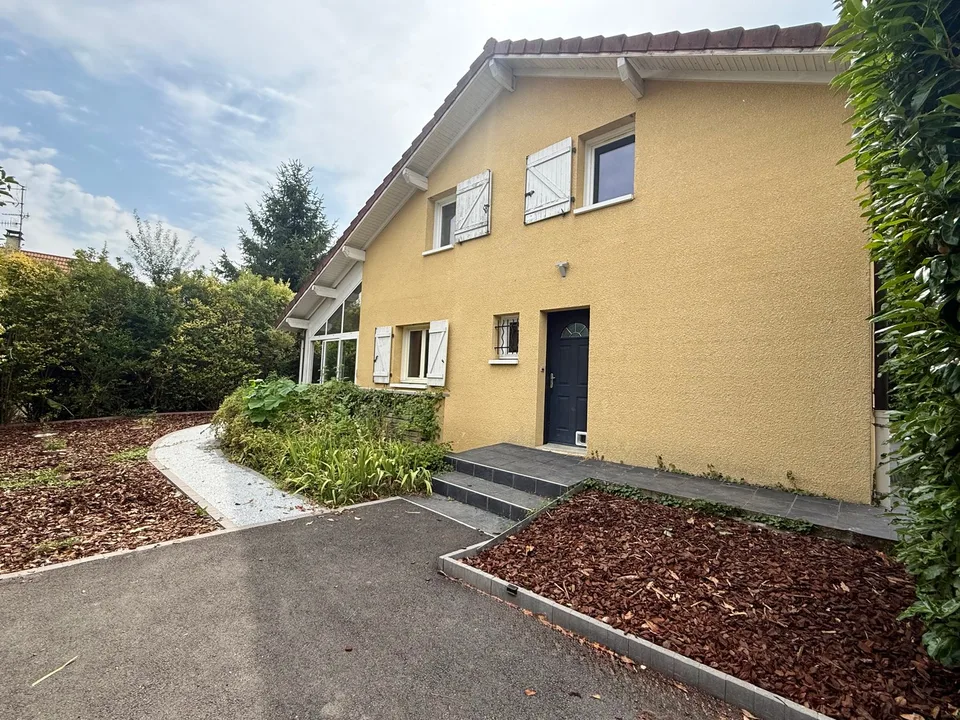 Magnifique maison individuelle de 185,84 m² sur un terrain plat de 853 m² à Valleiry
