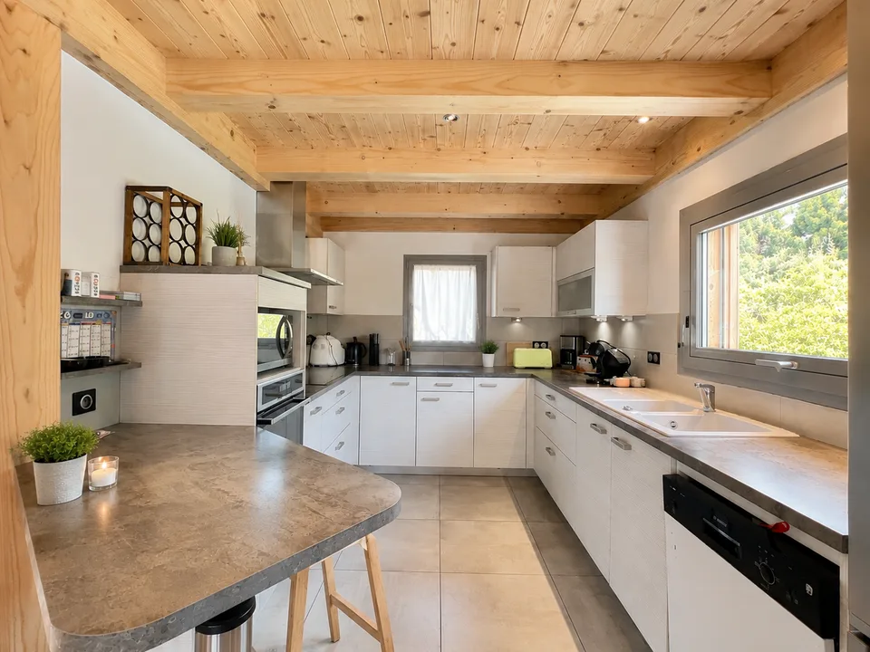 Magnificent Chalet mit 110 m² Garagen und Panoramablick auf die Berge
