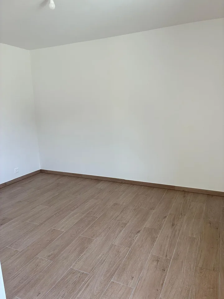 Attique – Neuf – Place de parc intérieure – Grand balcon