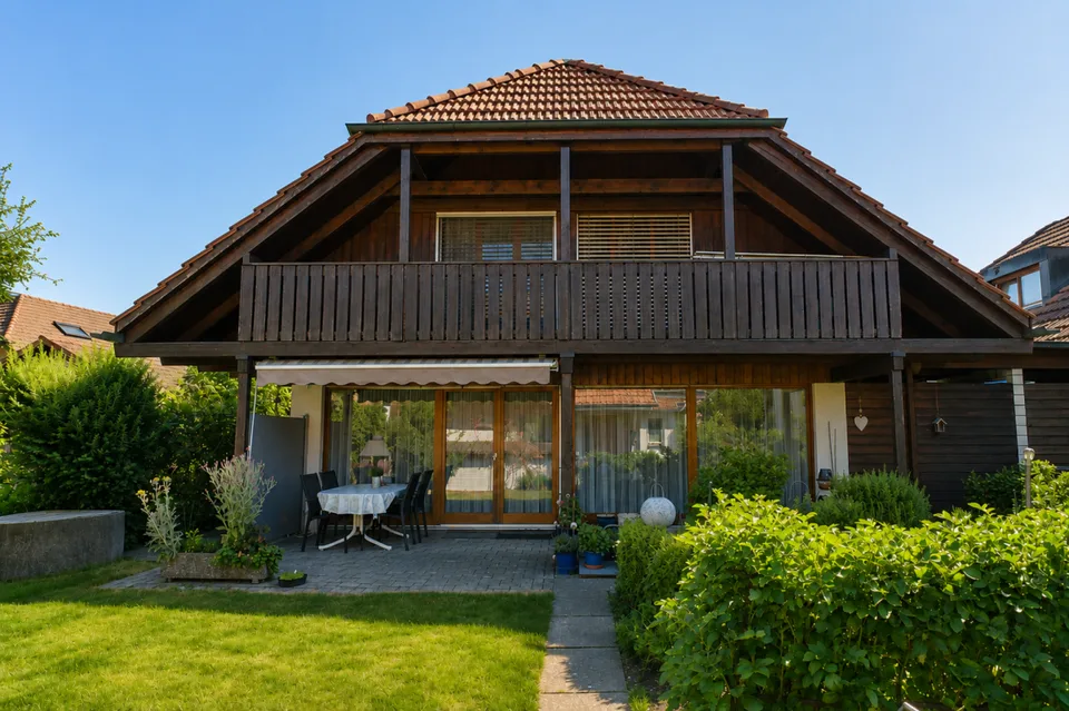 GROSSEN IMMOBILIEN - Charmantes 5-Zimmer-Einfamilienhaus mit gepflegtem Garten