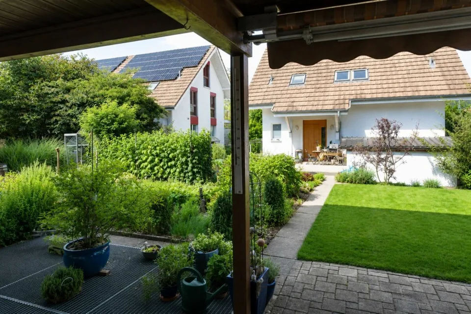 GROSSEN IMMOBILIEN - Charmantes 5-Zimmer-Einfamilienhaus mit gepflegtem Garten