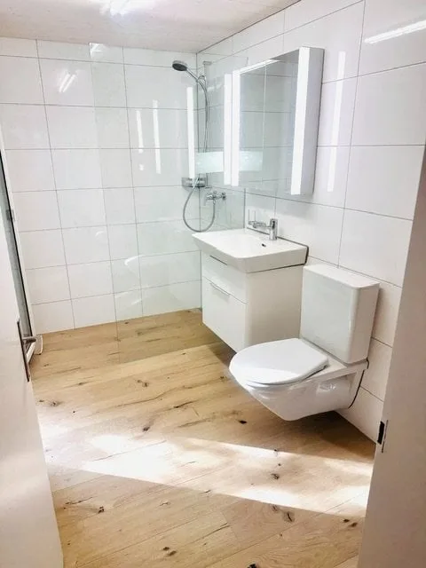 Appartement de 3 pièces rénové avec espace de sièges idyllique