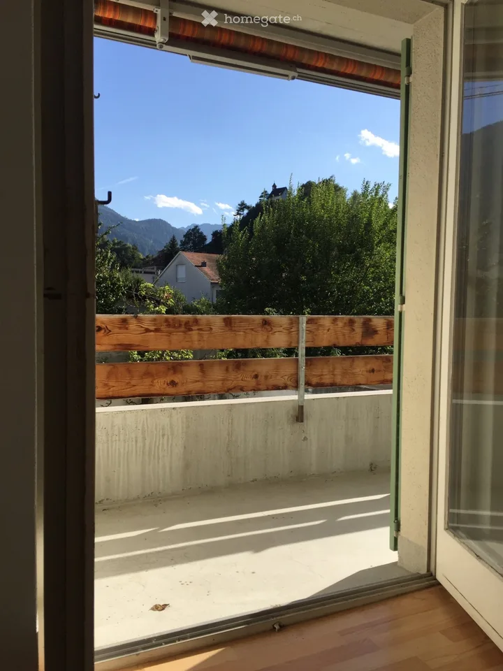 31/2 Zimmer Wohnung mit kleinem Auto, Töff Parkplatz