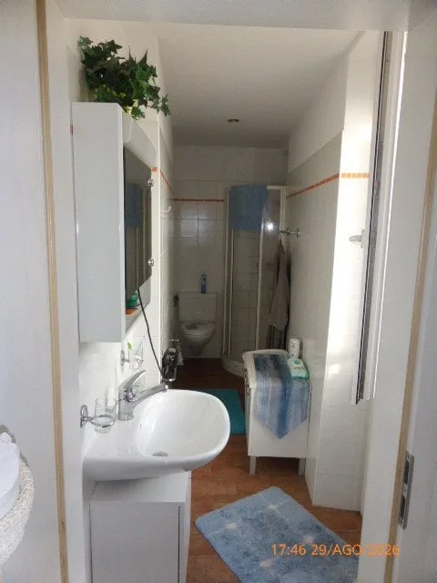 Miete charmante 2.5-Zimmer-Wohnung im Kern von Grancia