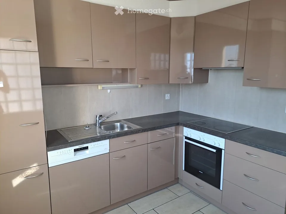 A louer de suite à Neuchâtel 2 pièces