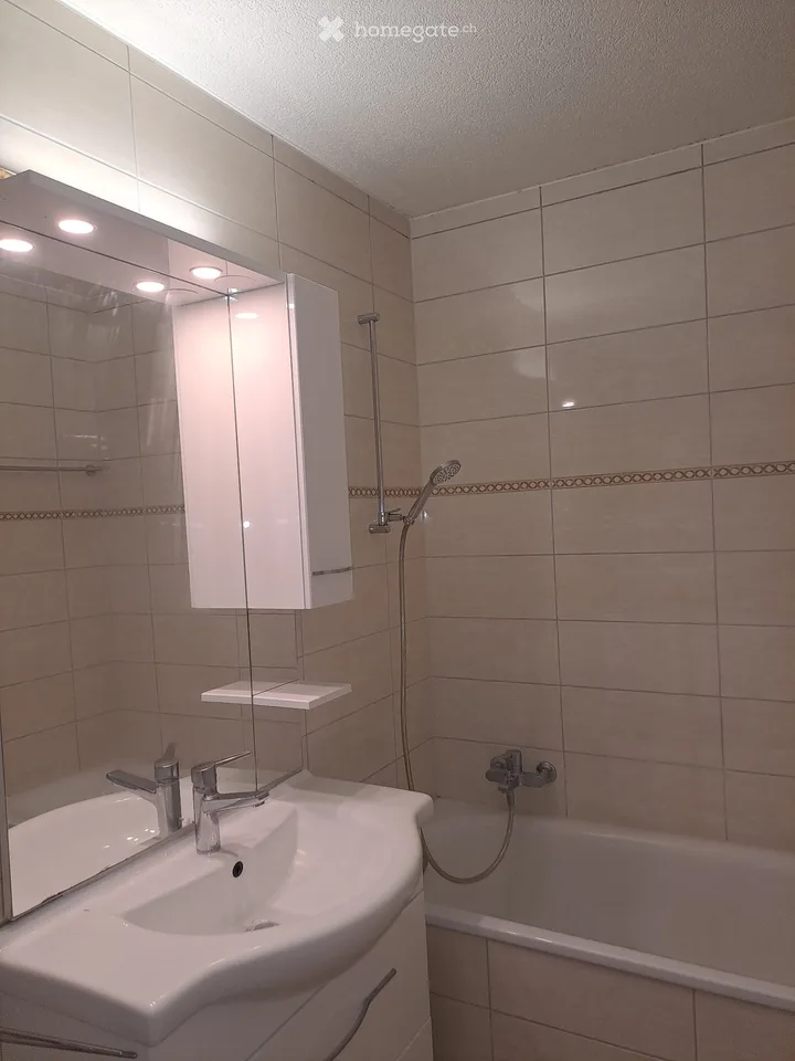 Zu vermieten sofort in Neuchâtel 2 Zimmer