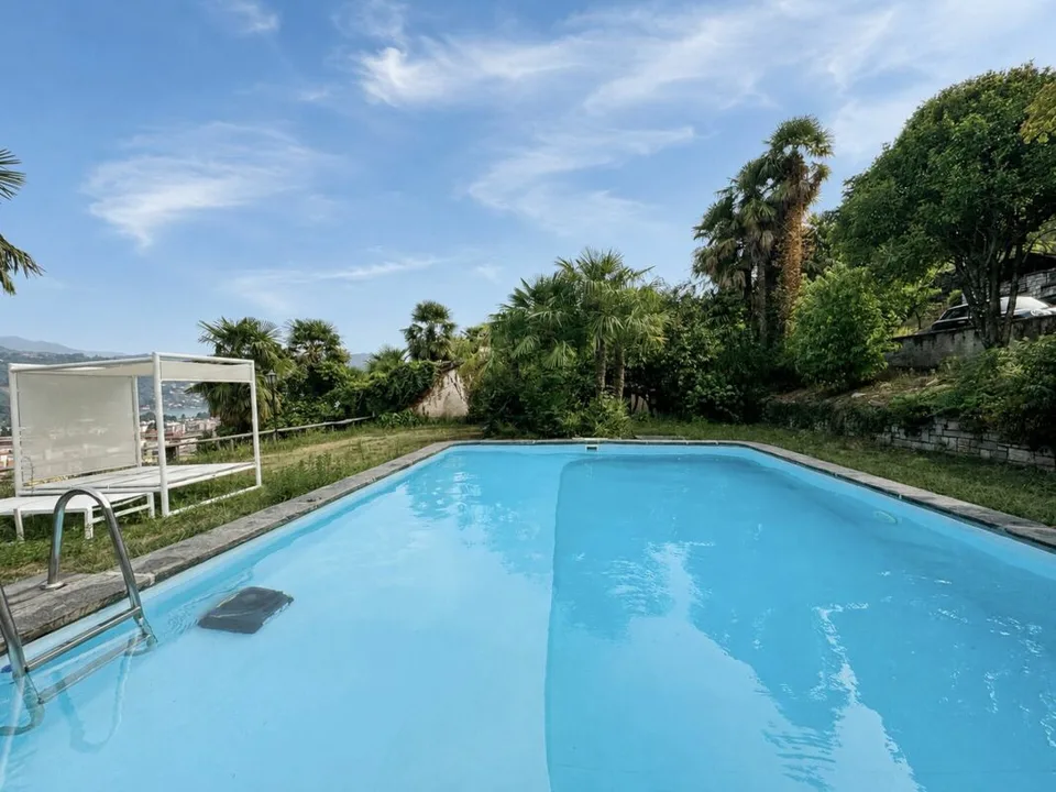 Splendida villa mediterranea con piscina e grande giardino