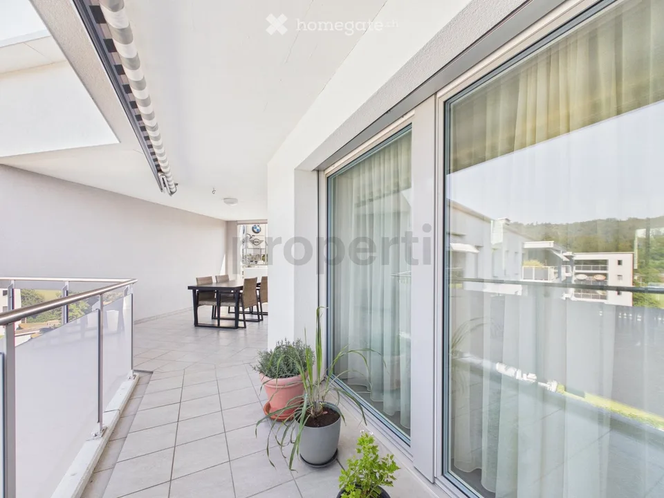 Appartement moderne et spacieux de 3,5 pièces à Adliswil