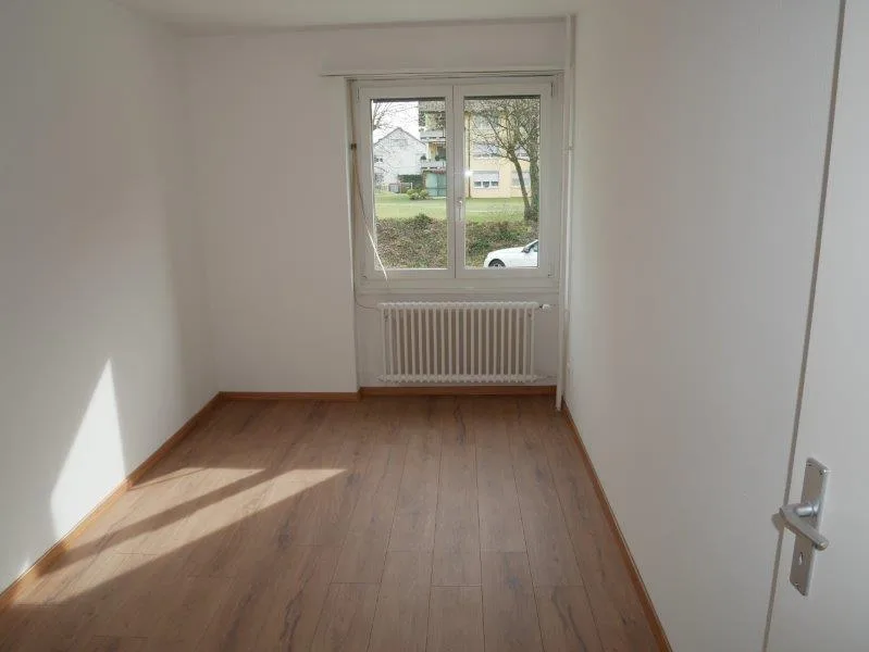 Sonnige 4-Zimmer-Wohnung mit Balkon in Dulliken