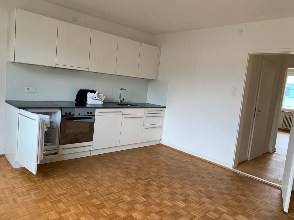 Appartement de 3 pièces en ancien bâtiment rénové avec charme à Gundeli