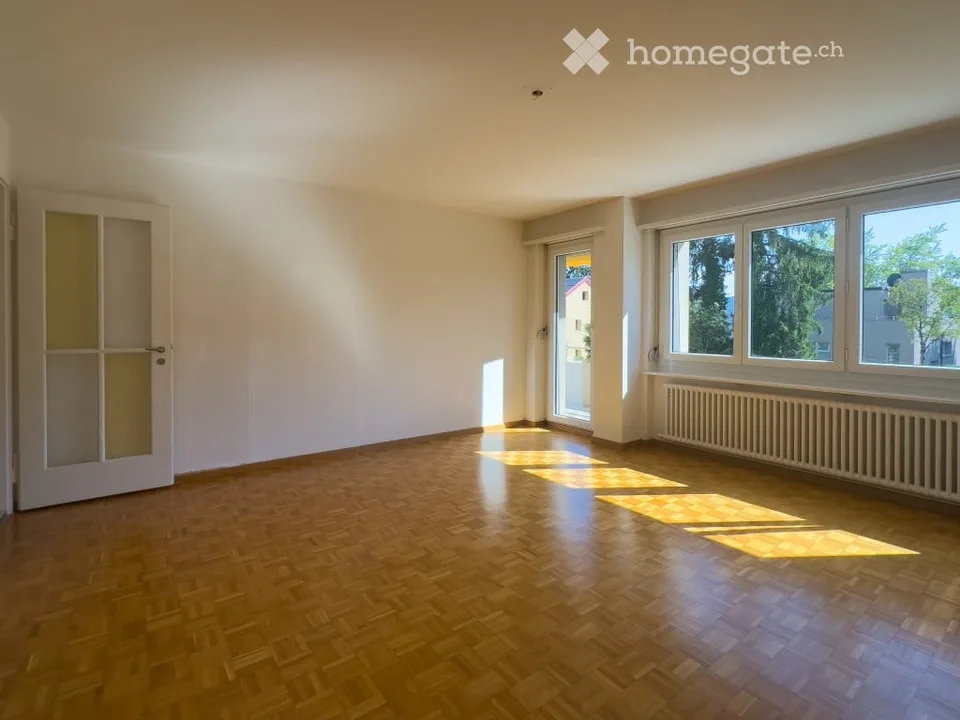 Bright 3.5-room apartment with balcony in Zürich-Höngg