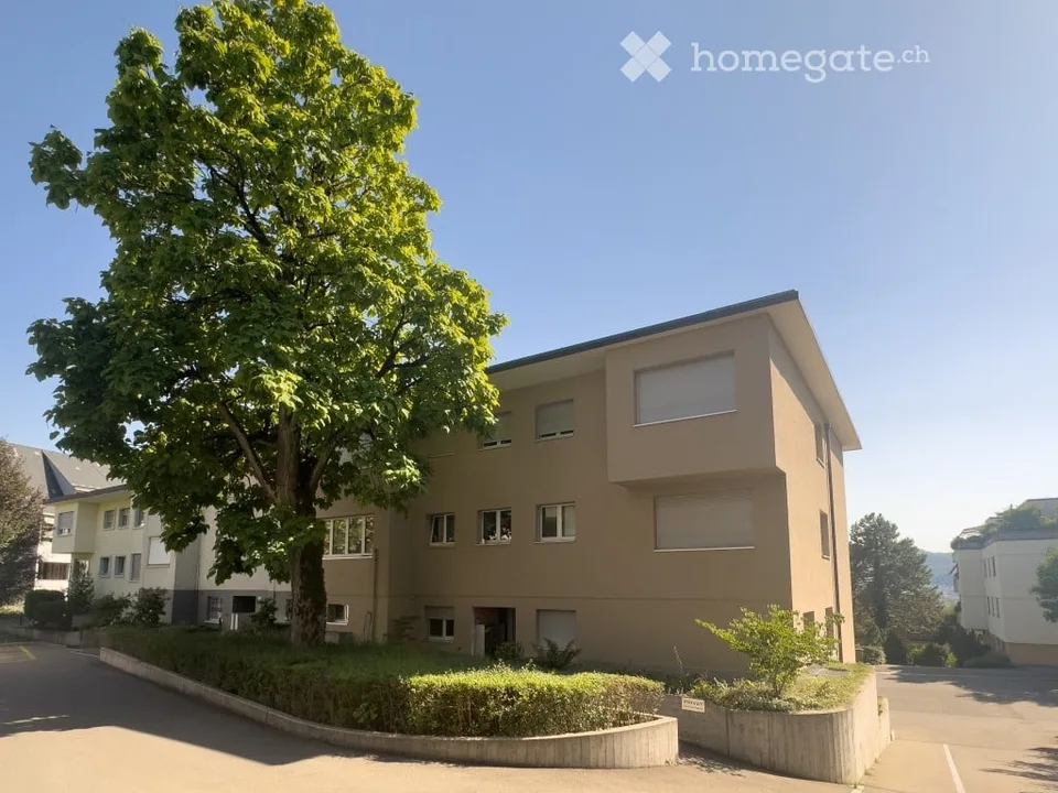 Bright 3.5-room apartment with balcony in Zürich-Höngg