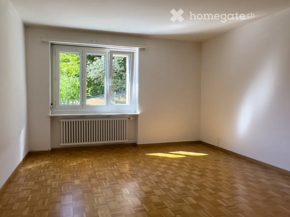 Bright 3.5-room apartment with balcony in Zürich-Höngg