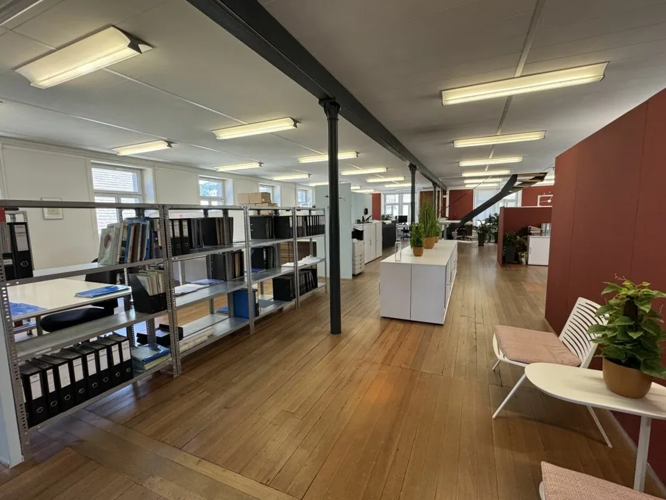 Gewerbe-, Praxis-, Büro-, und Ladenflächen zu vermieten