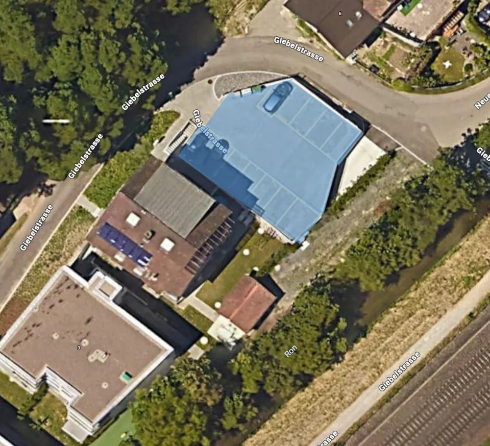 Places de stationnement pour motos à Giebelstrasse 1 à 6037 Root