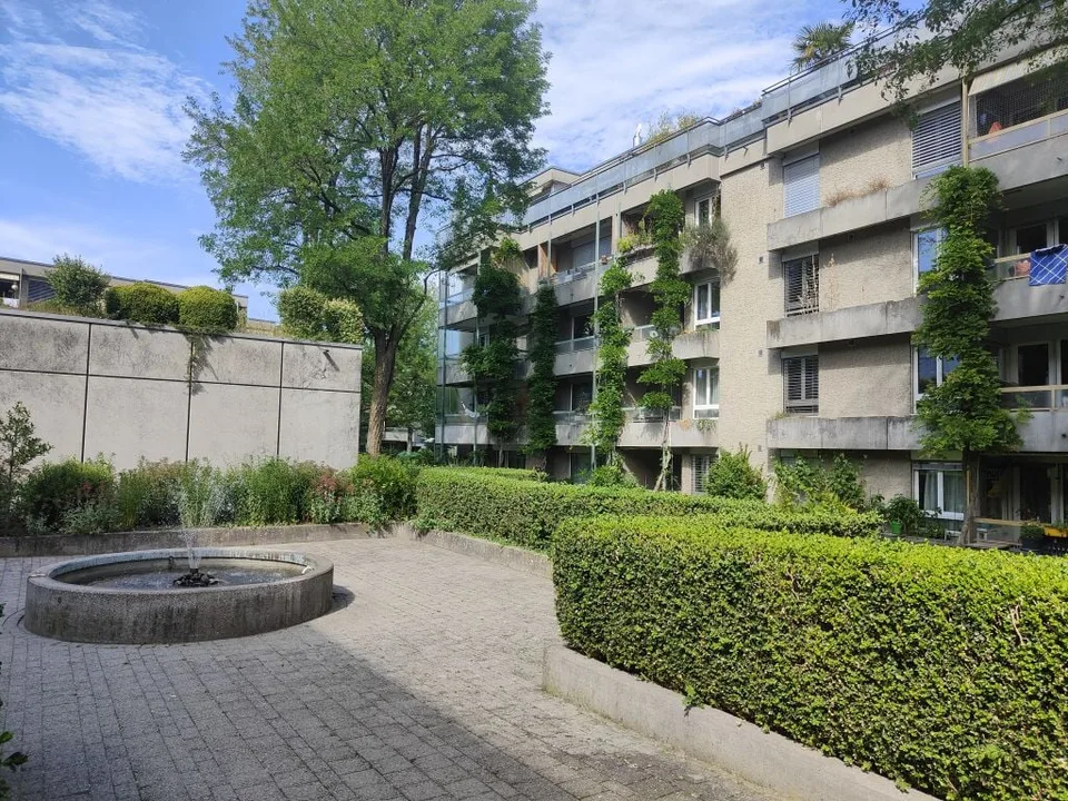 4 1/2-Zimmerwohnung, Parterre links