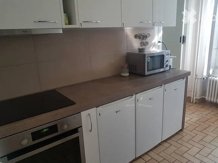Zimmer möbliert zur Miete in einem Haus