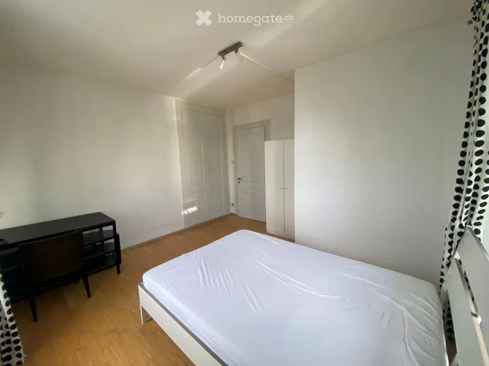 Zimmer möbliert zur Miete in einem Haus