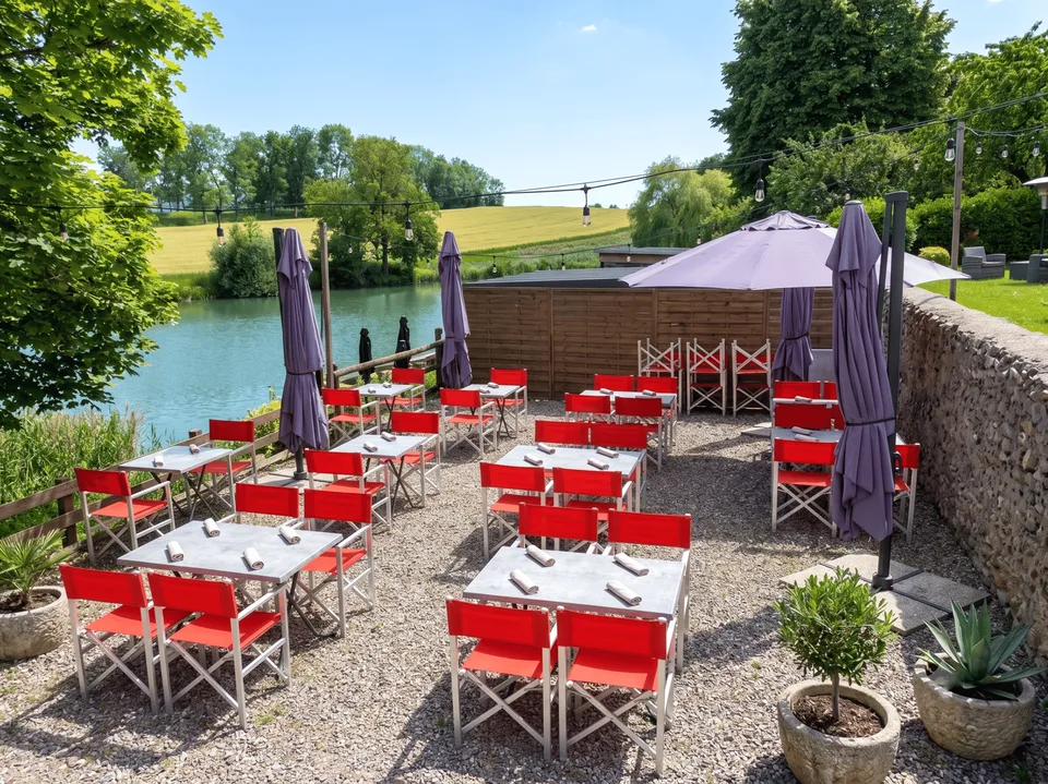 Restaurant Bar Catering -- Guinguette setting by the pond -- 350 m² -- Greater Annecy (74)