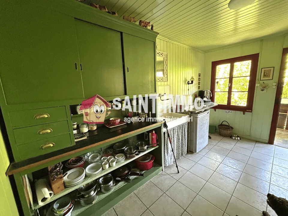 Affascinante chalet con dépendance, garage e giardino alberato senza vis-à-vis