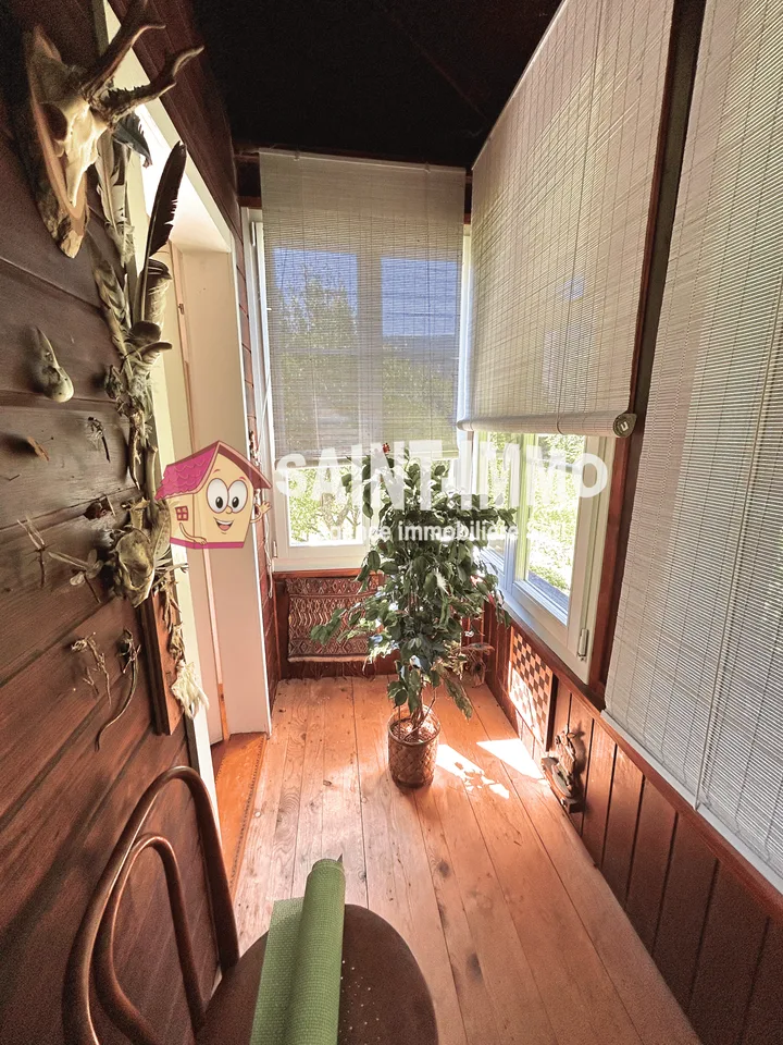 Affascinante chalet con dépendance, garage e giardino alberato senza vis-à-vis
