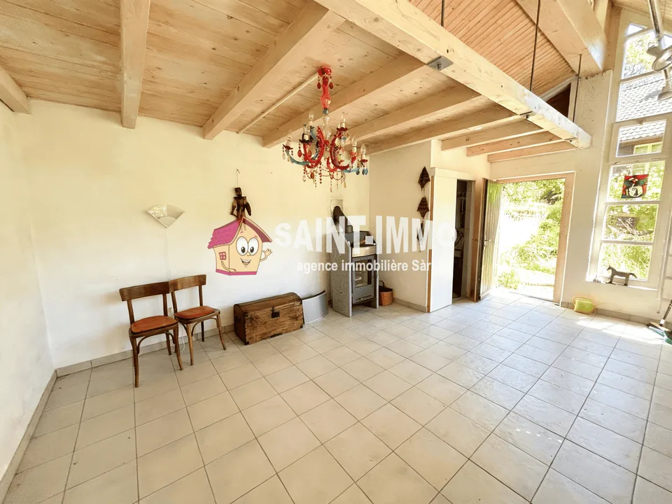 Affascinante chalet con dépendance, garage e giardino alberato senza vis-à-vis