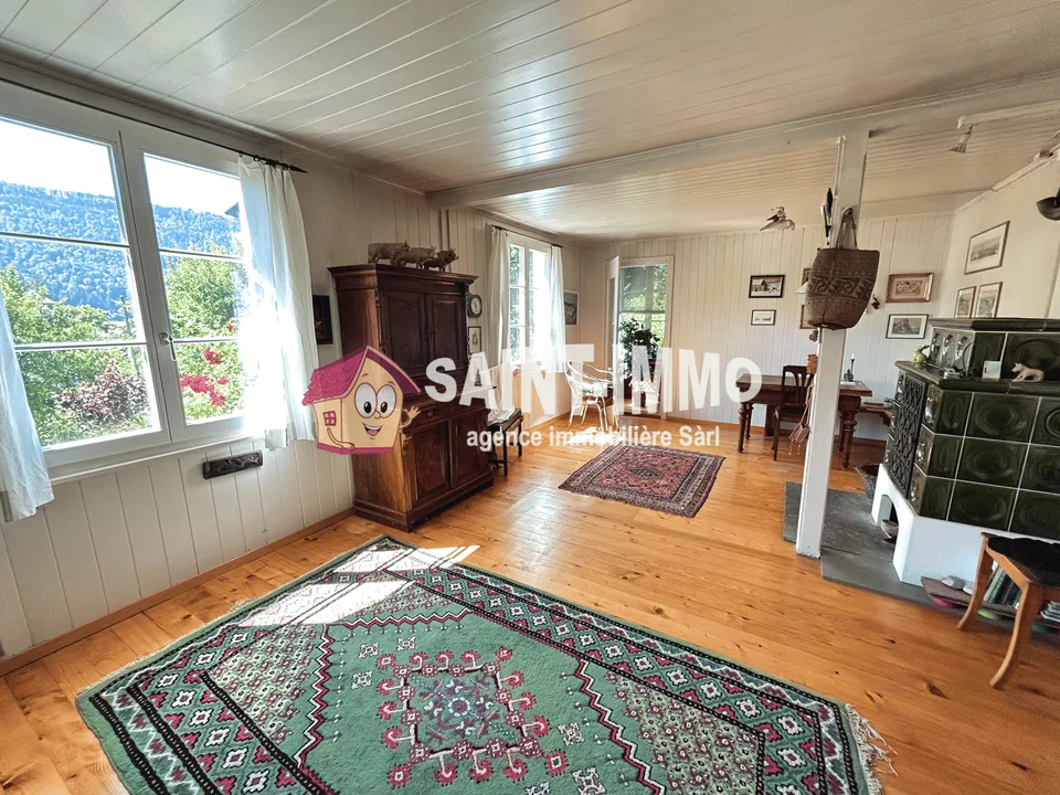 Affascinante chalet con dépendance, garage e giardino alberato senza vis-à-vis