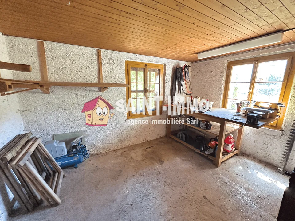 Affascinante chalet con dépendance, garage e giardino alberato senza vis-à-vis