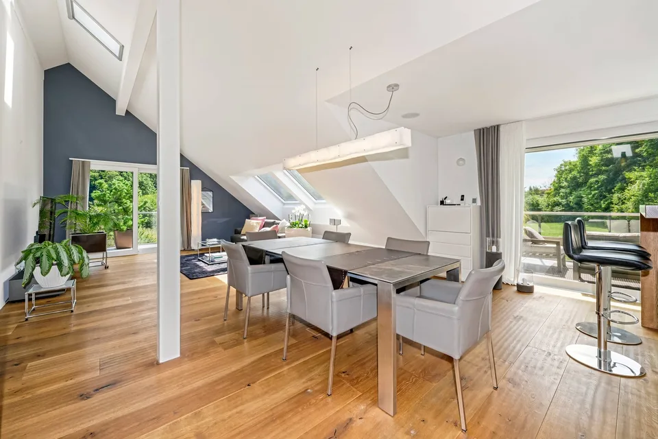 166 m² Wohnraum mit zwei Terrassen und freiem Blick ins Grüne