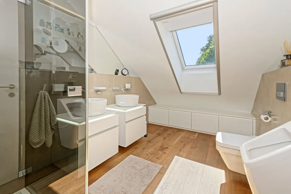 166 m² Wohnraum mit zwei Terrassen und freiem Blick ins Grüne