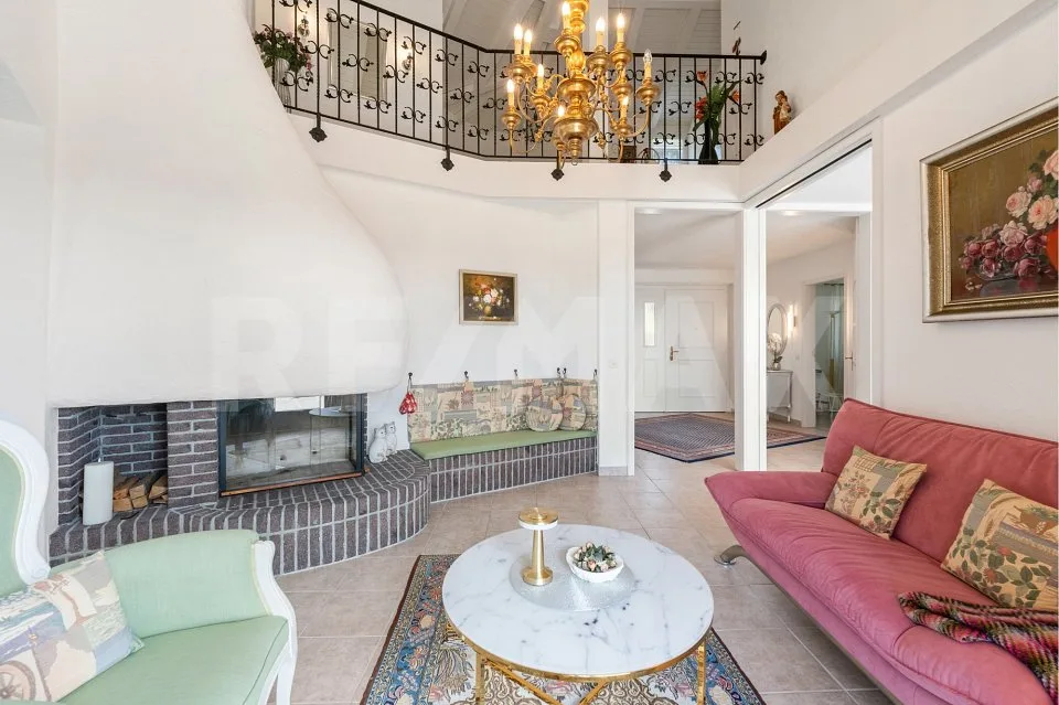 Villa mit Pool und traumhafter Weitsicht in Oberrohrdorf