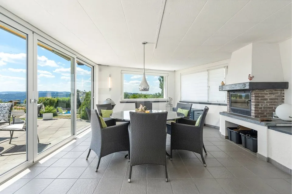 Villa mit Pool und traumhafter Weitsicht in Oberrohrdorf