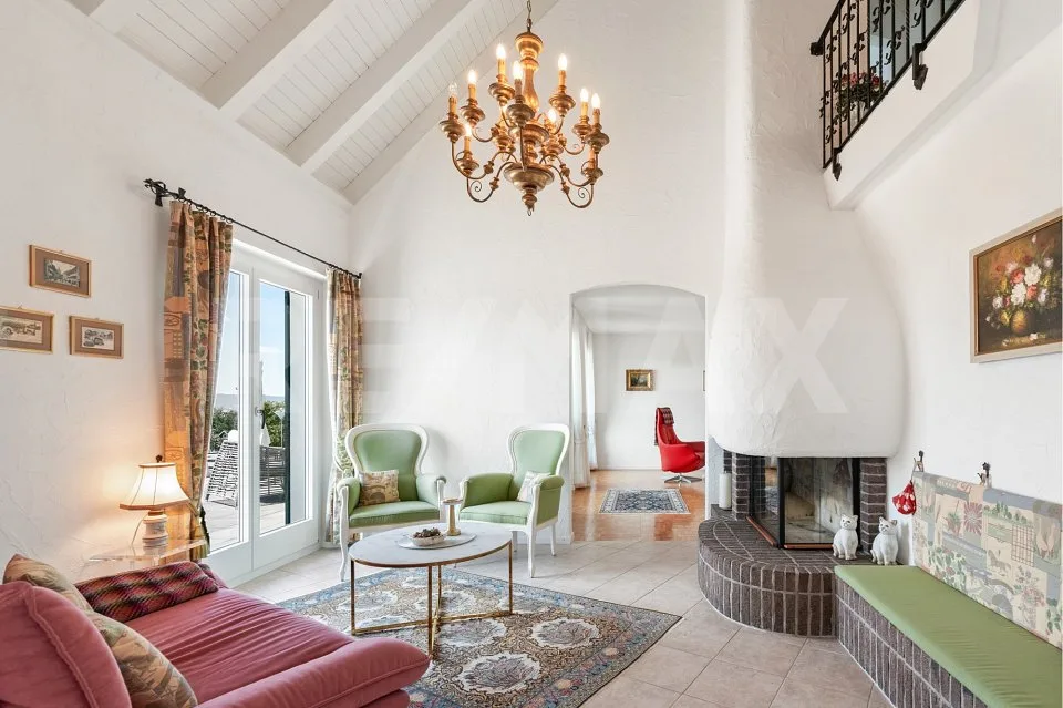 Villa mit Pool und traumhafter Weitsicht in Oberrohrdorf