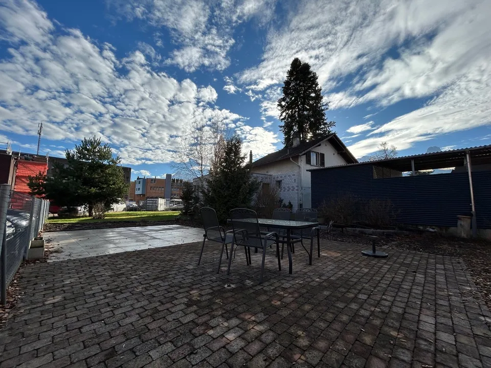 Attractive commercial land in central location