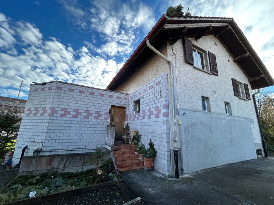 Attractive commercial land in central location