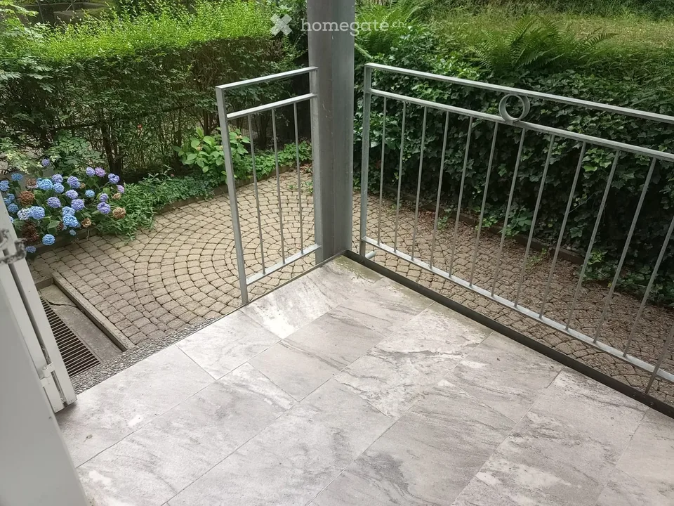 Bright 3.5-room apartment with 2 seats